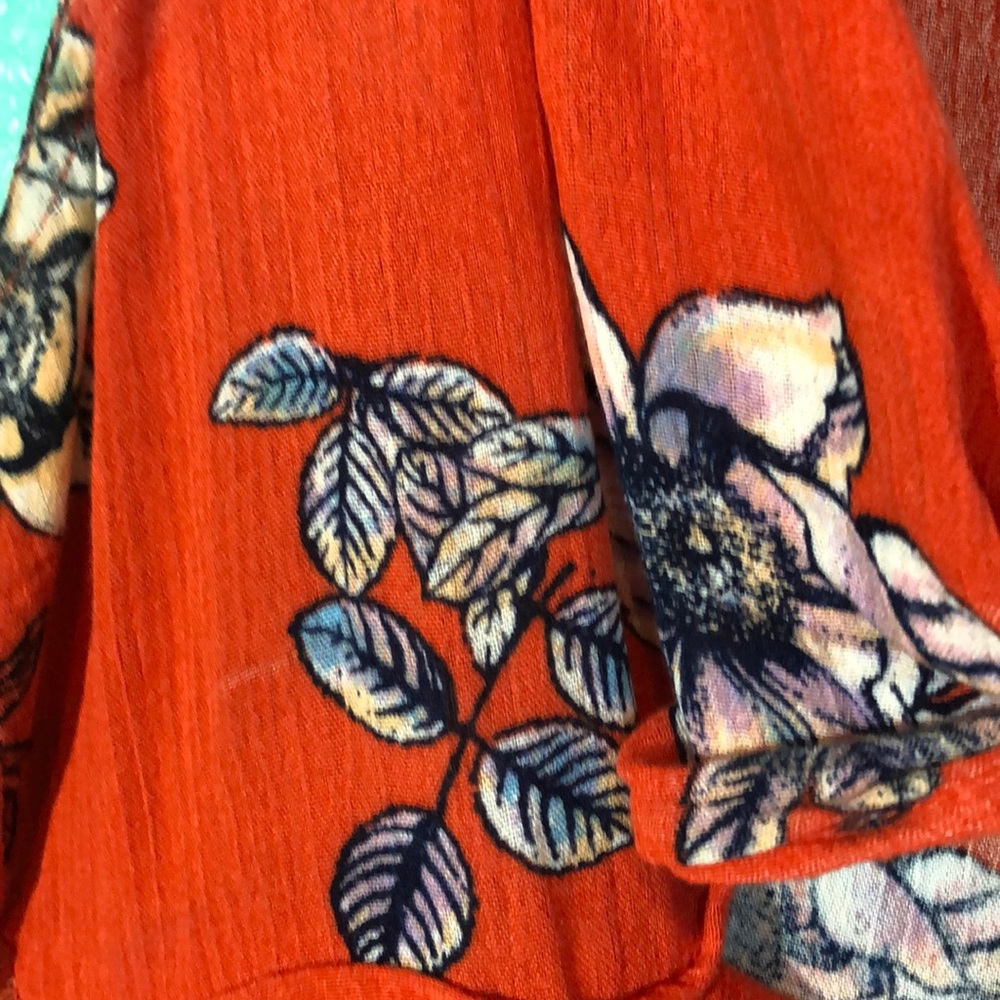 blouse - Picture 3 of 5